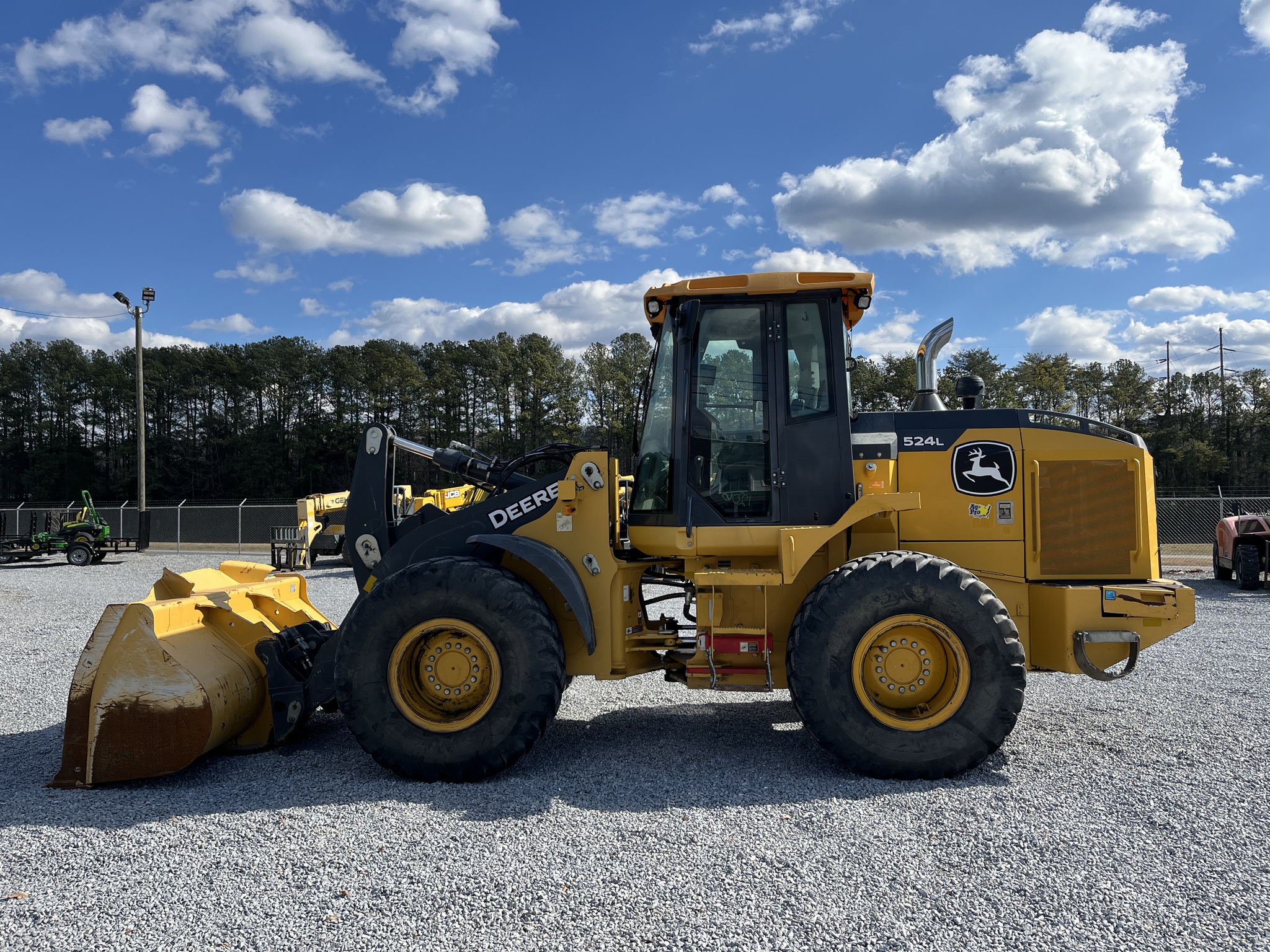 2020 John Deere 524L Image 2