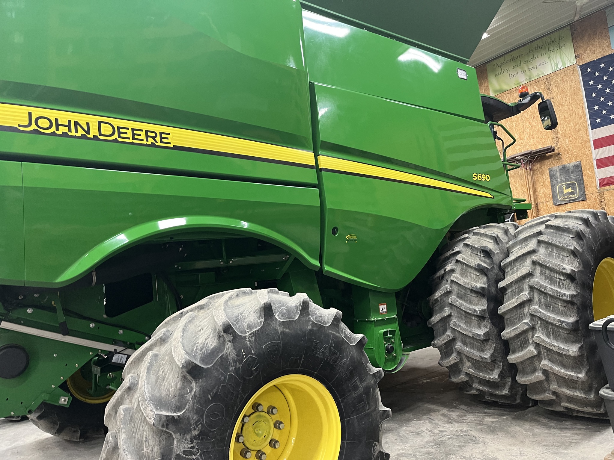 2014 John Deere S690 Image 1