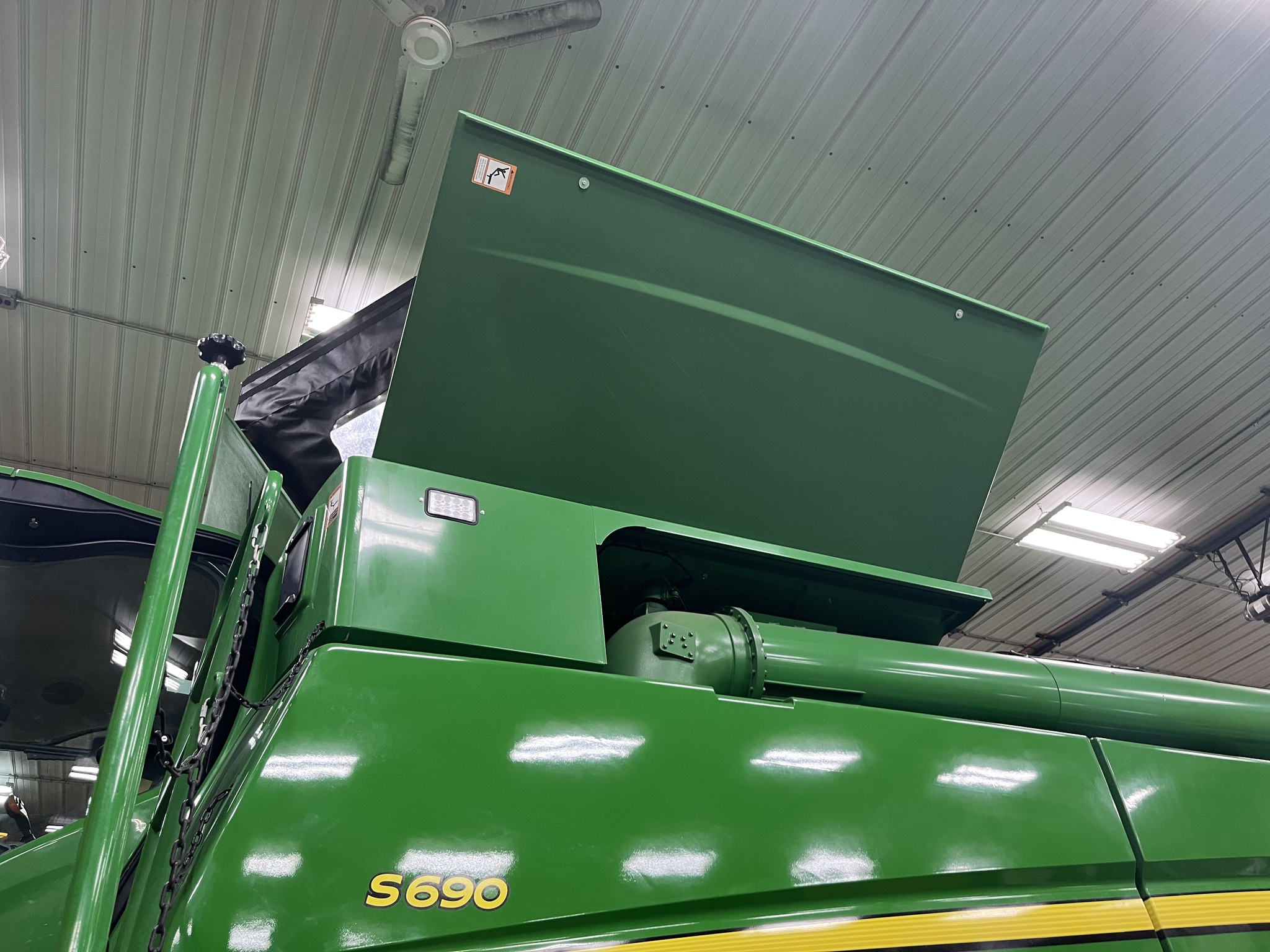 2014 John Deere S690 Image 9