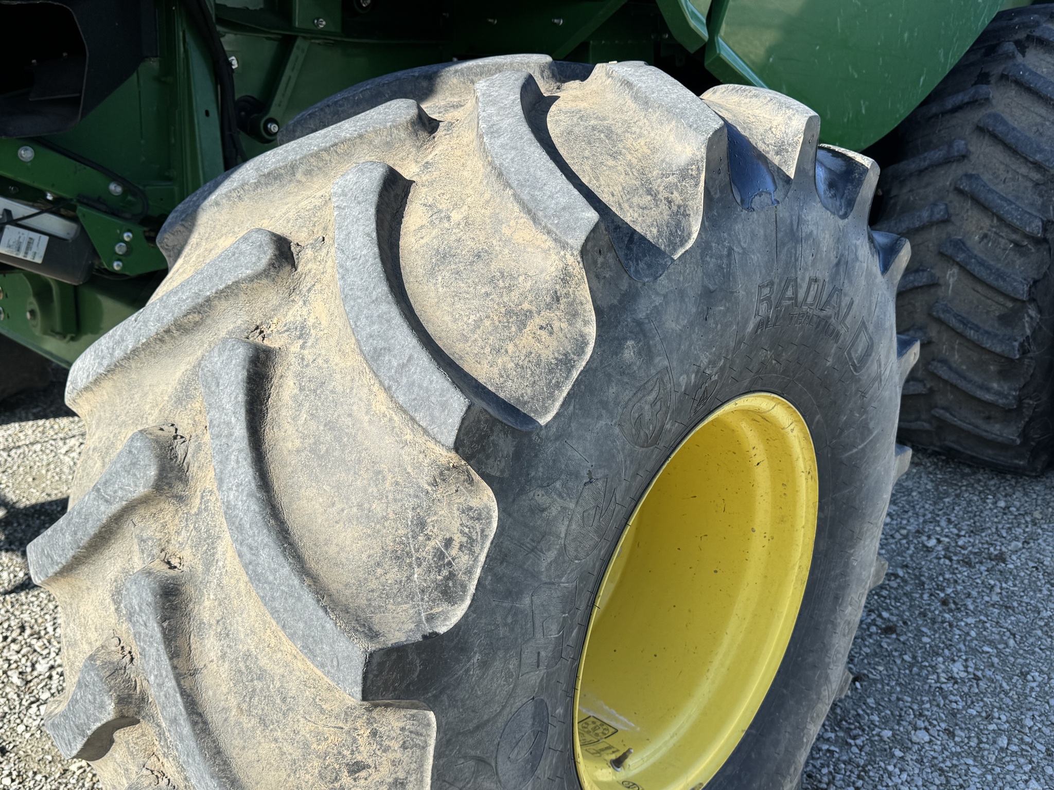 2014 John Deere S690 Image 5