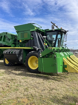 2020 John Deere CP690 Photo 2