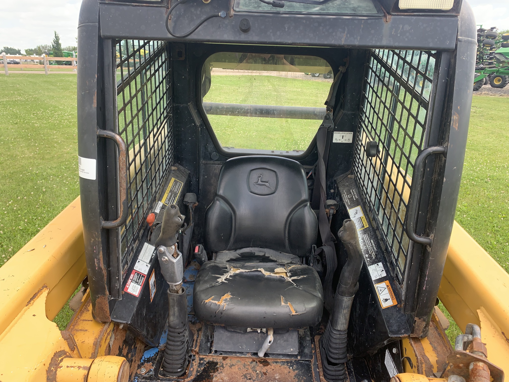 2006 John Deere 317 Image 8