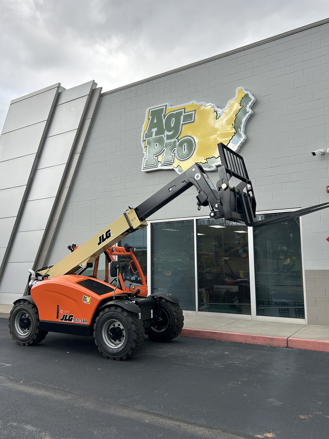 2024 JLG G5-18A Image 2