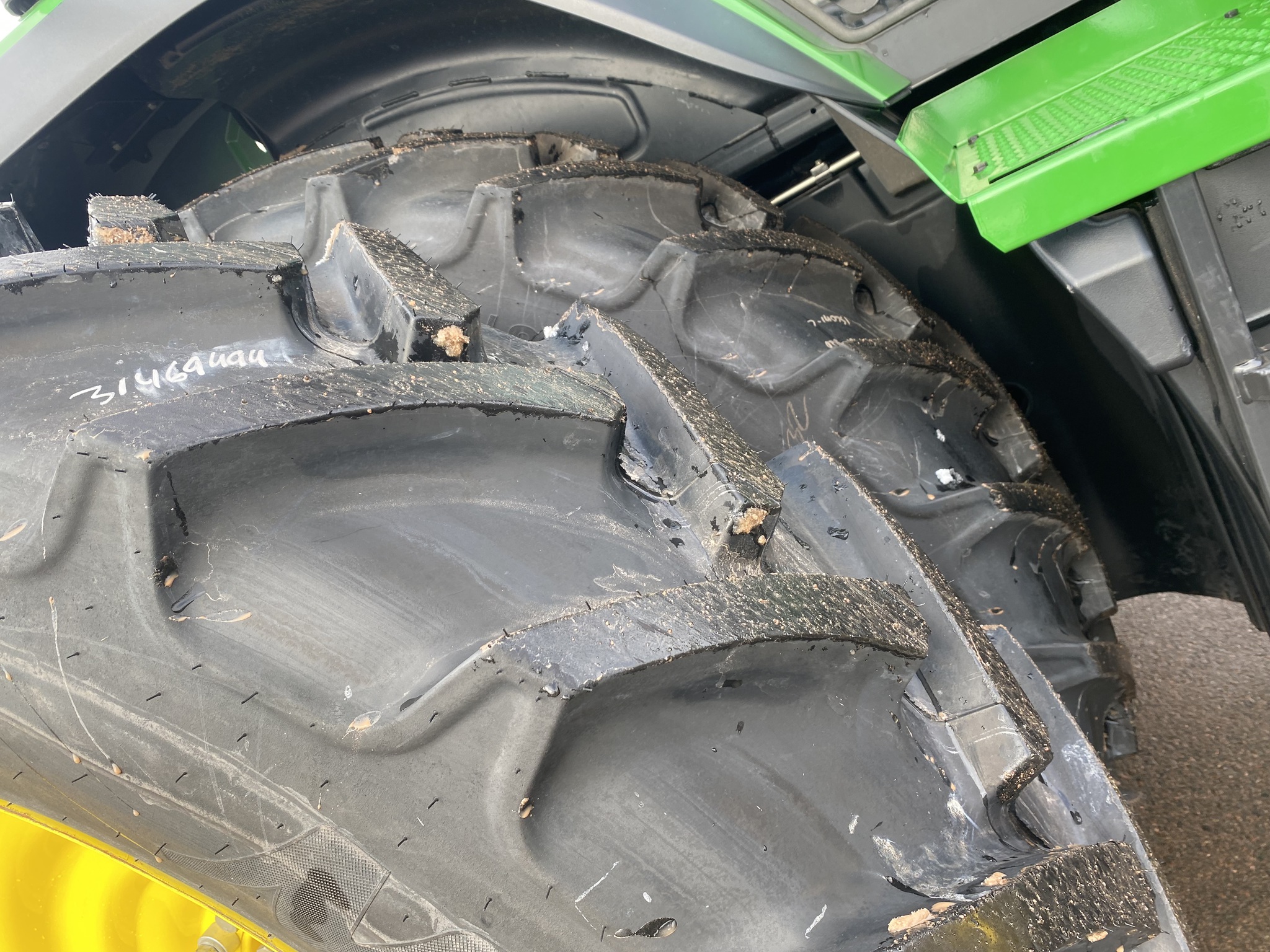 2023 John Deere 7R 210 Image 11