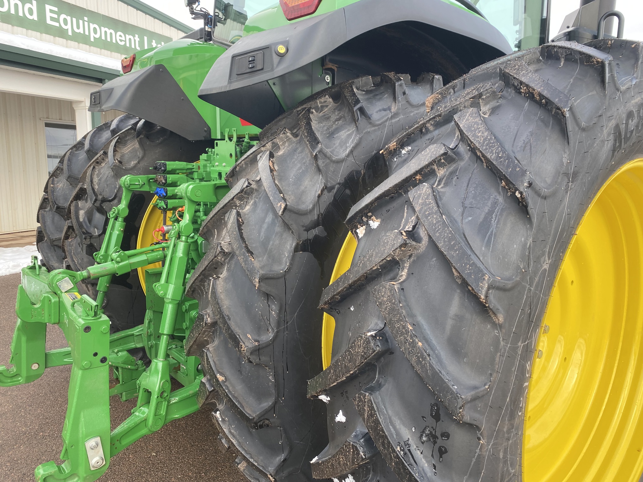 2023 John Deere 7R 210 Image 3