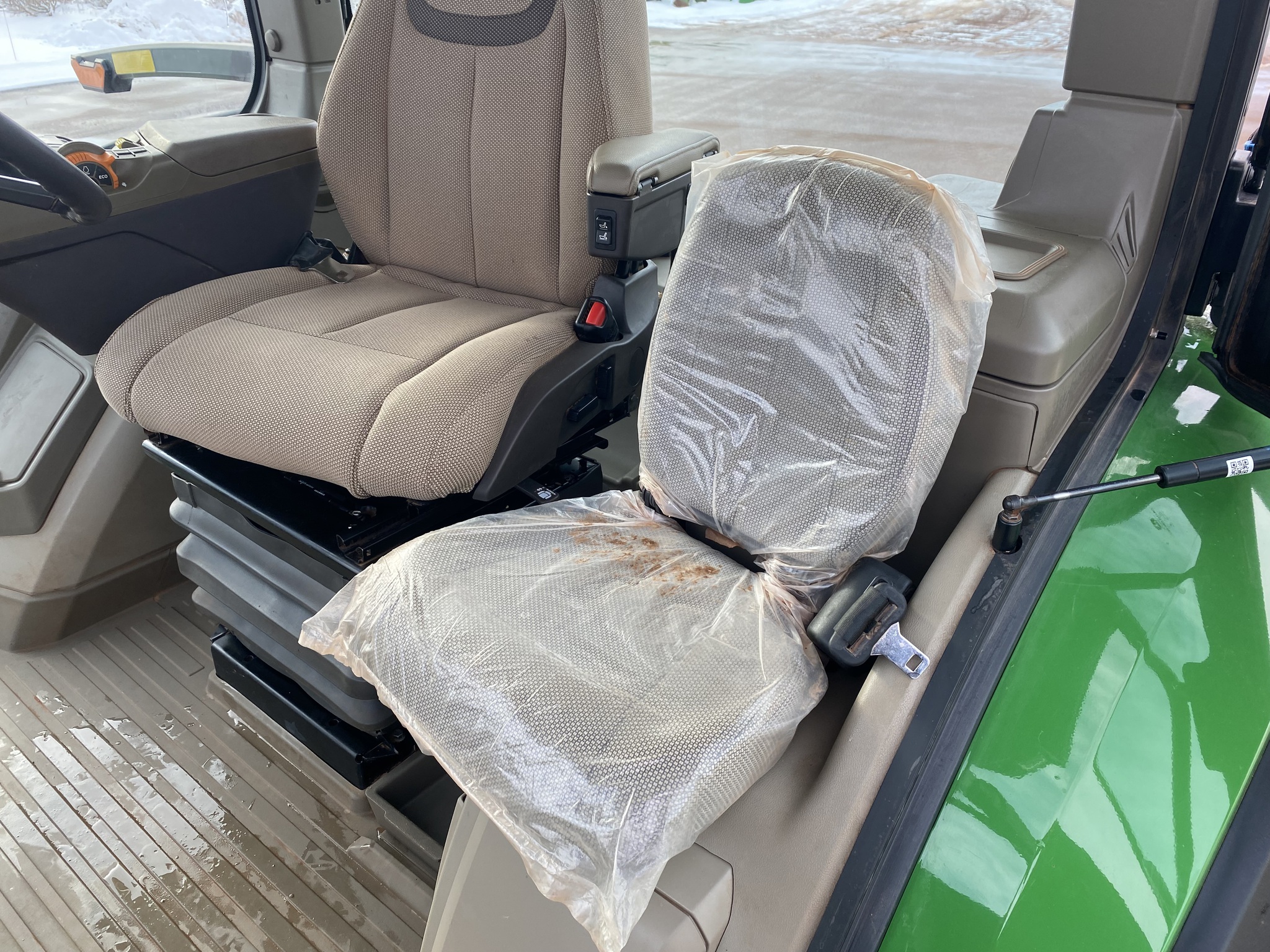 2023 John Deere 7R 210 Image 16