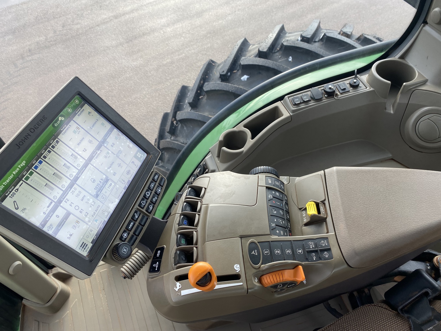 2023 John Deere 7R 210 Image 17