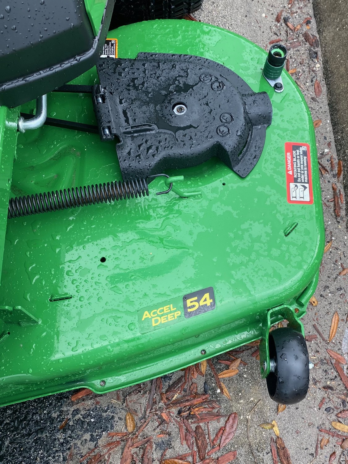 2024 John Deere Z330R Image 4