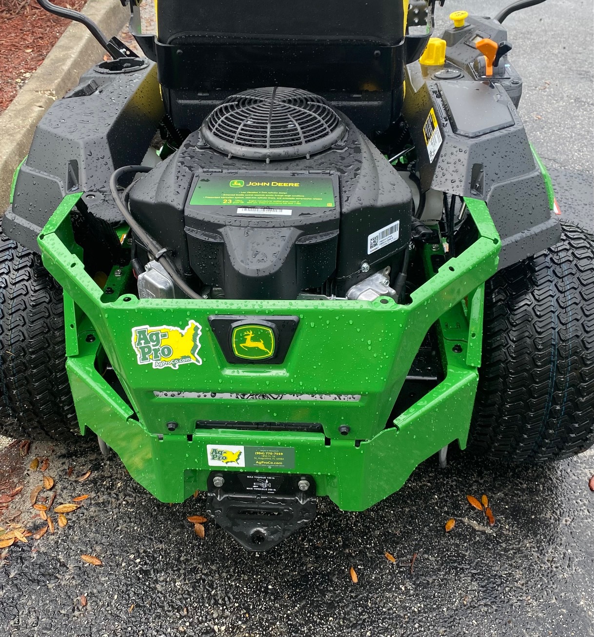 2024 John Deere Z330R Image 6