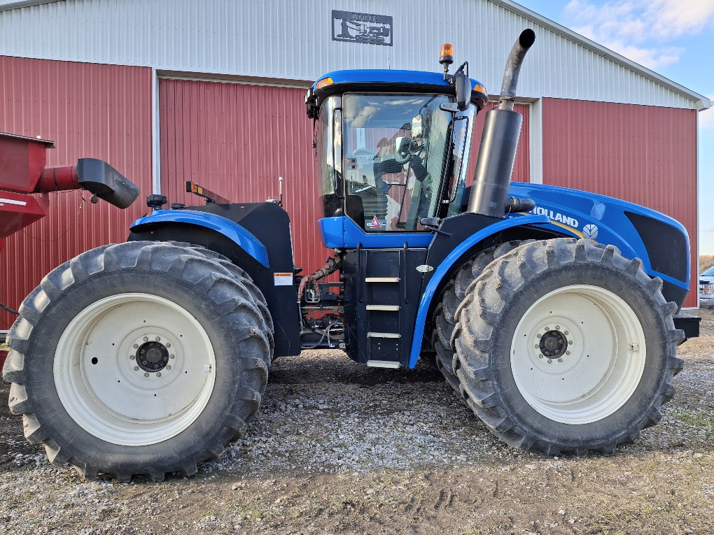 2012 New Holland T9.390 Articulated 4WD Tractors