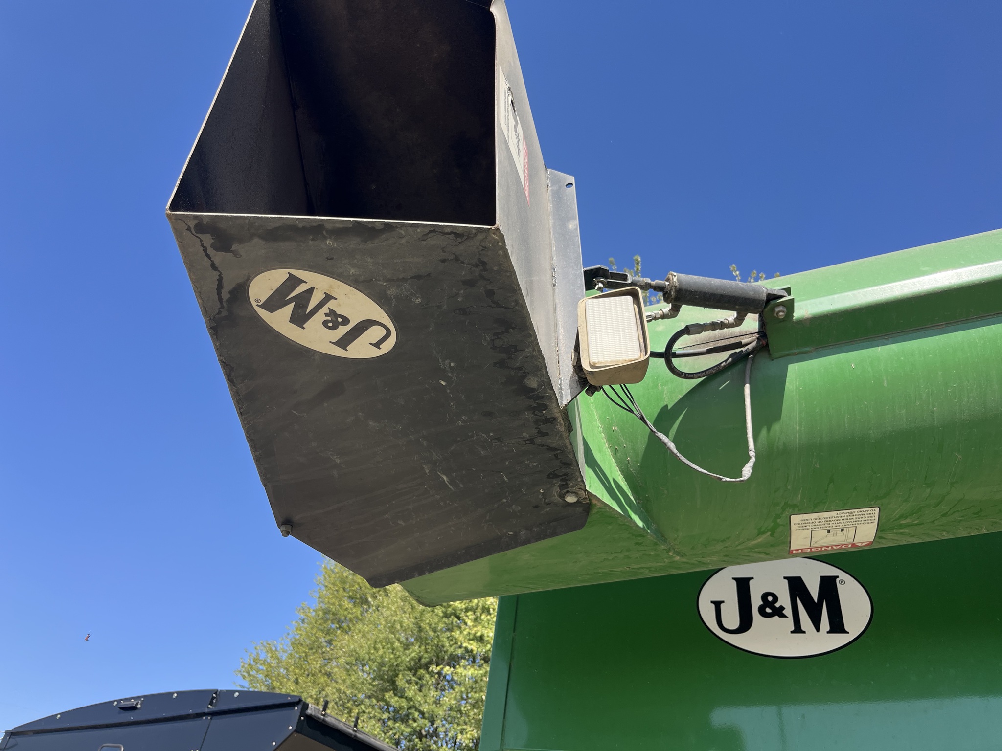 2012 J&M 1326-22T Image 8