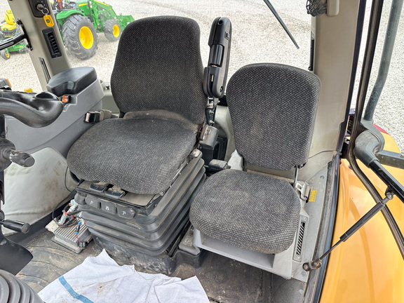 2004 Challenger MT755B