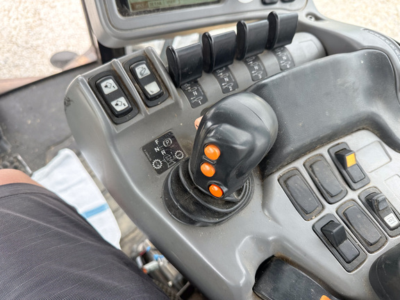 2004 Challenger MT755B