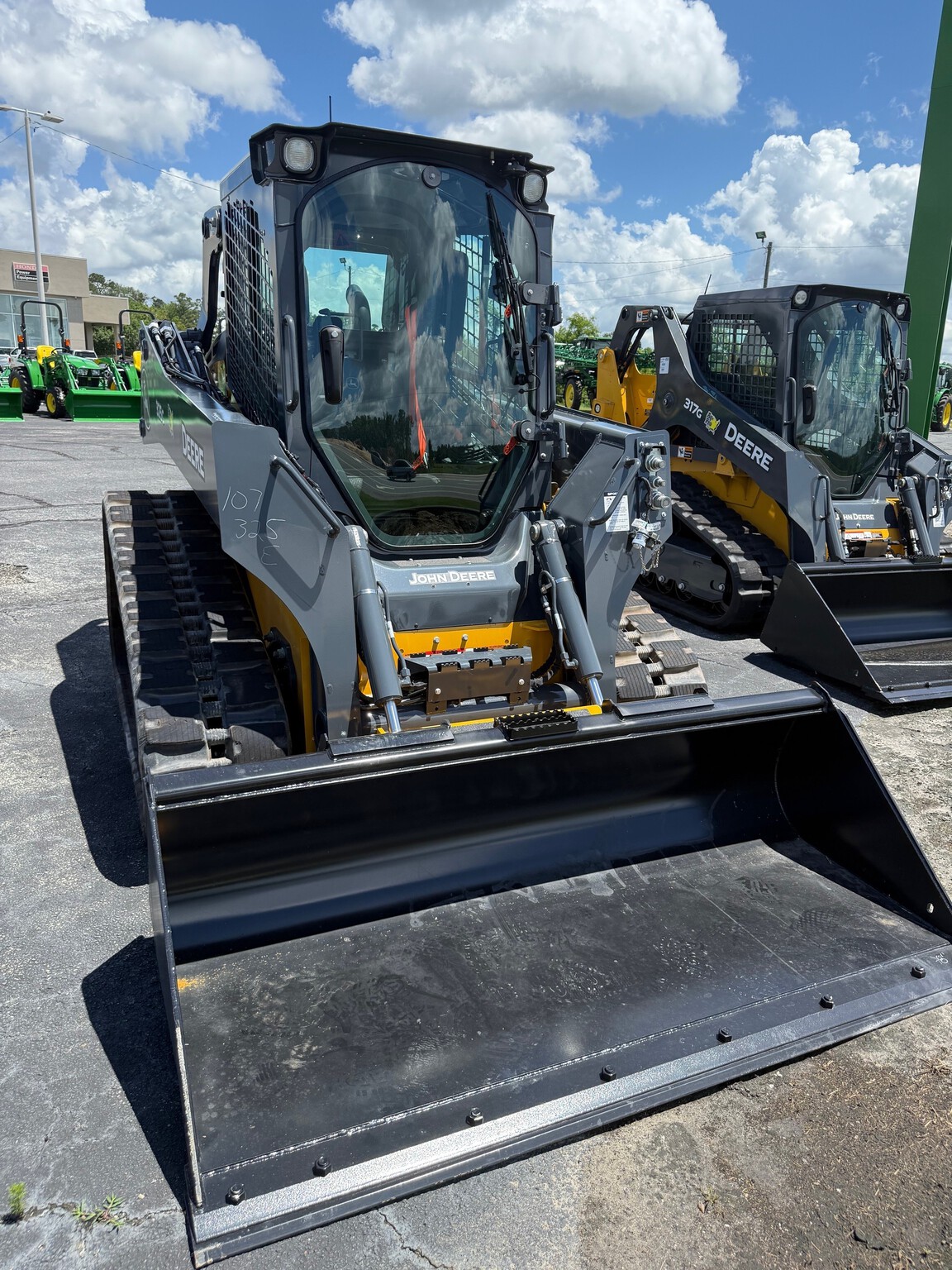 2025 John Deere 325G Image 1