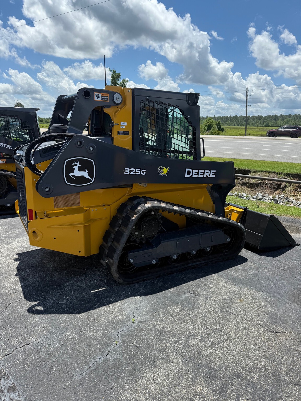 2025 John Deere 325G Image 4