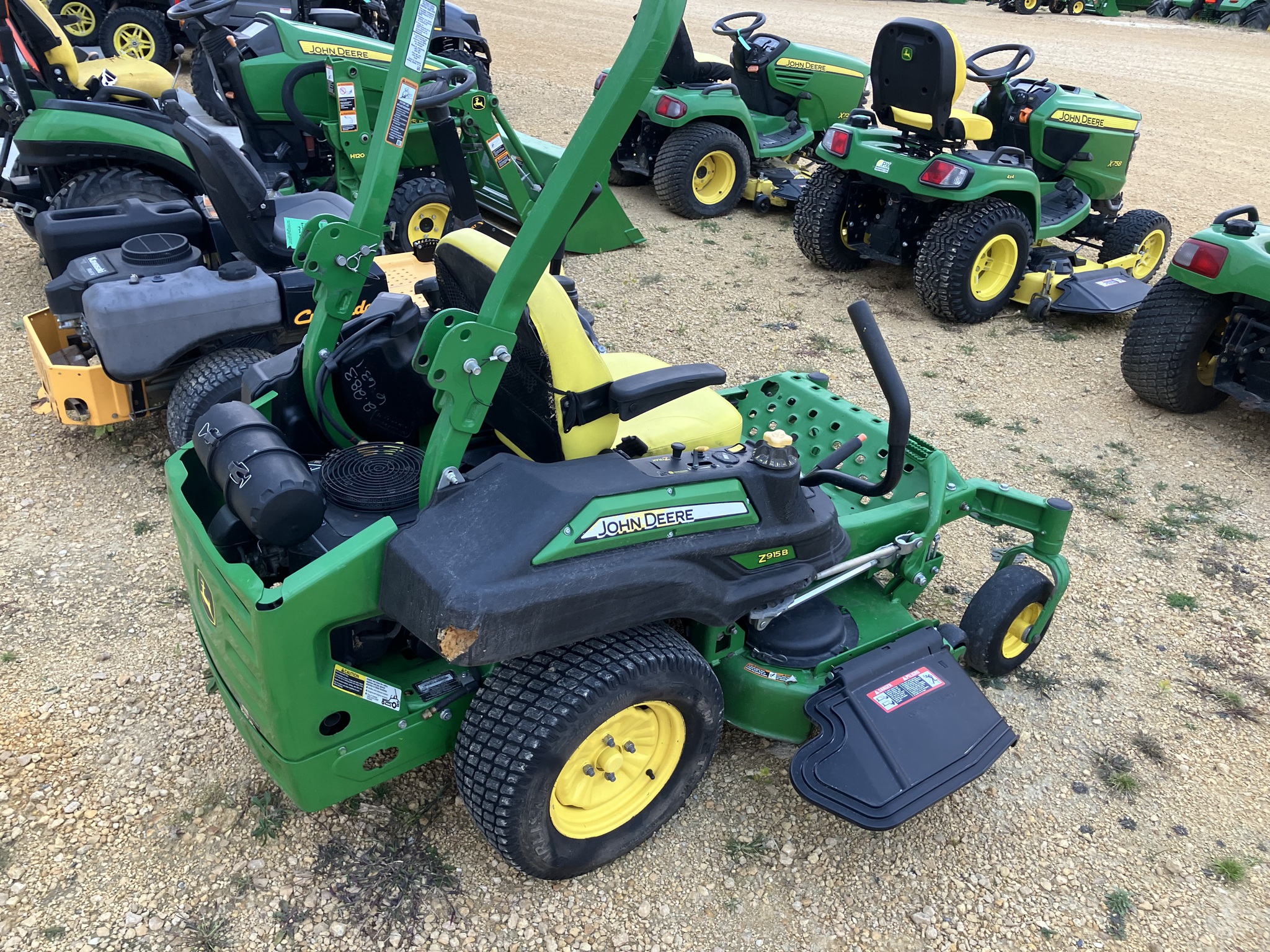 2015 John Deere Z915B Image 3