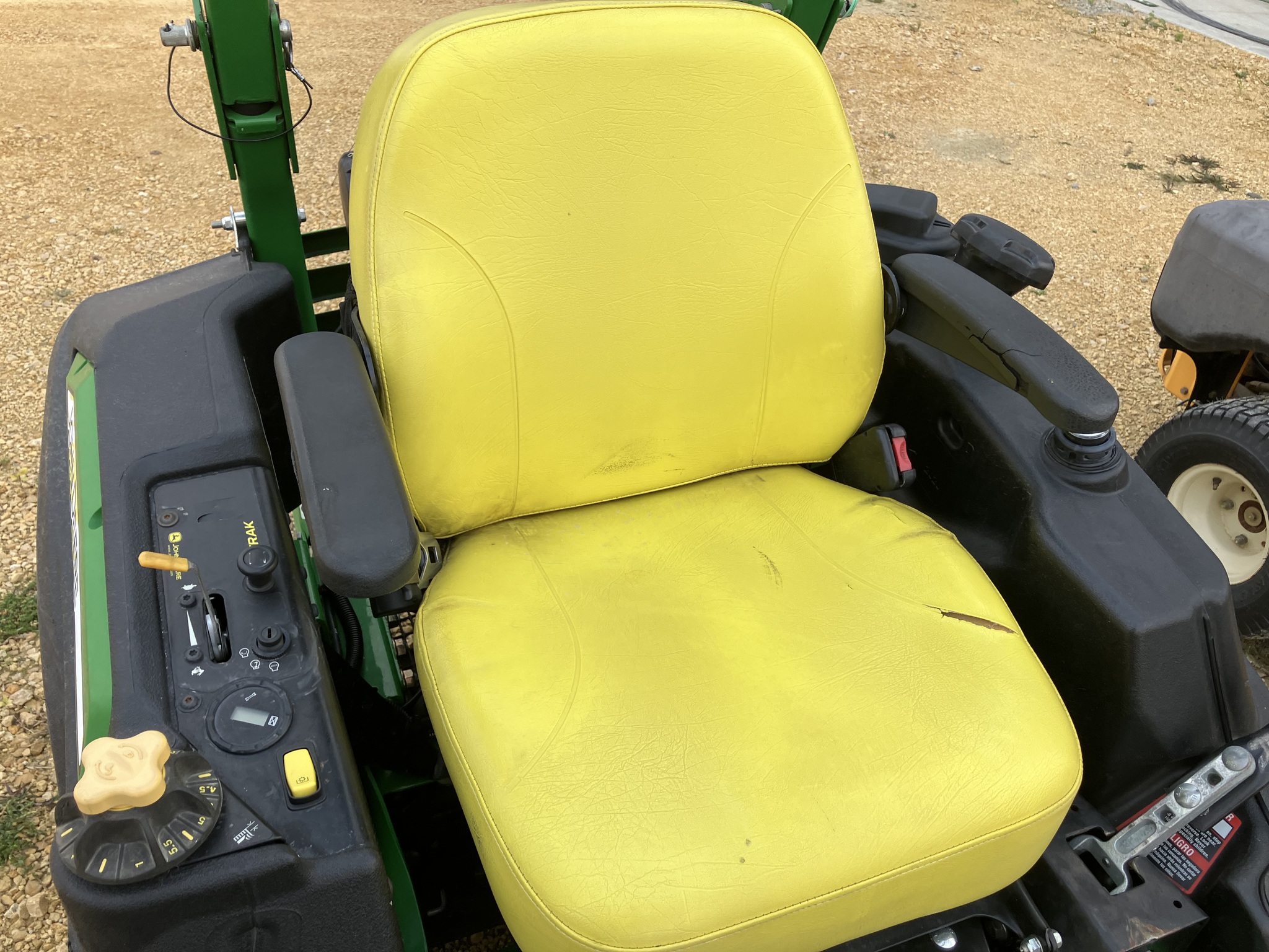 2015 John Deere Z915B Image 5