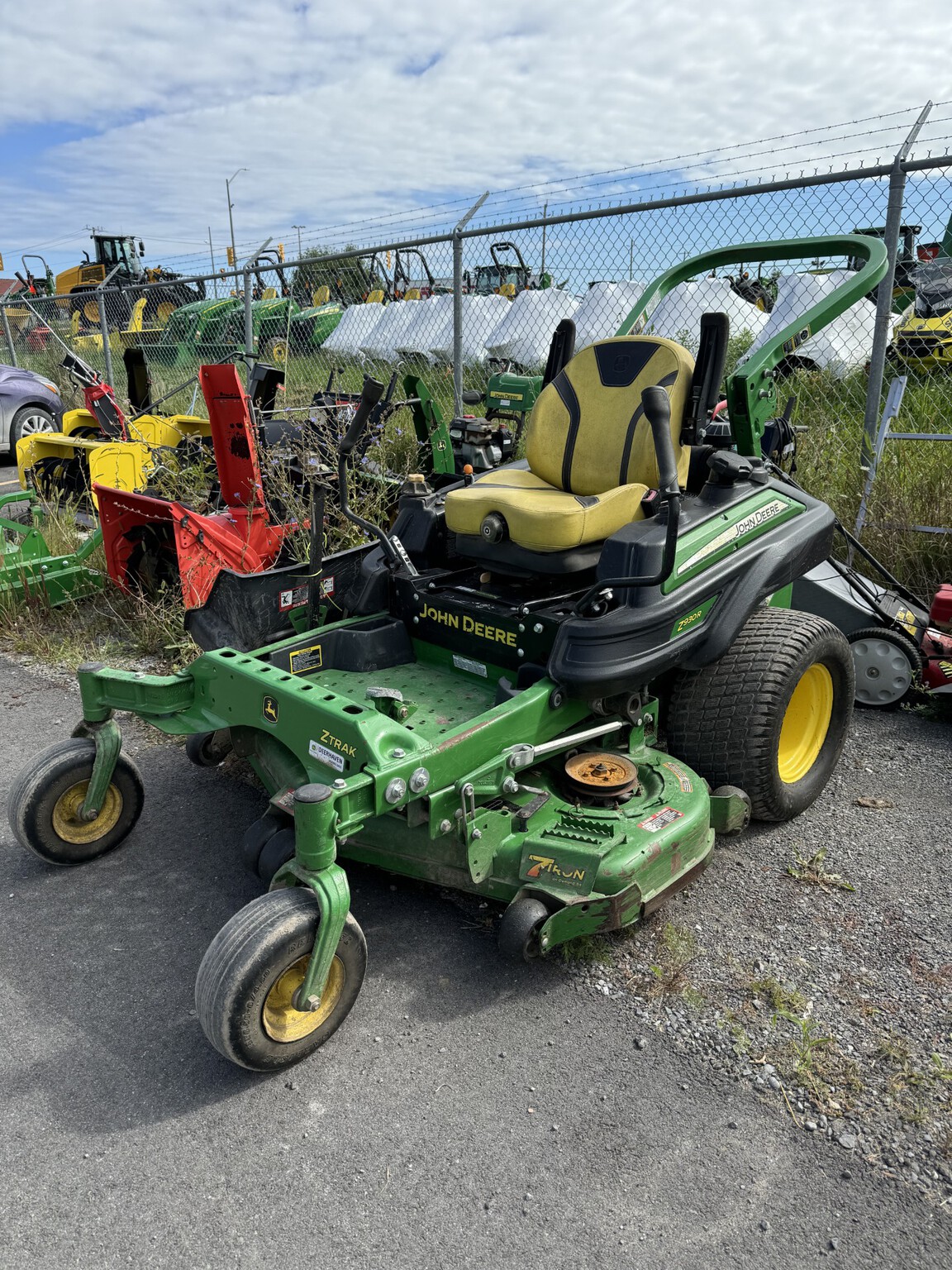 2019 John Deere Z930R Image 1