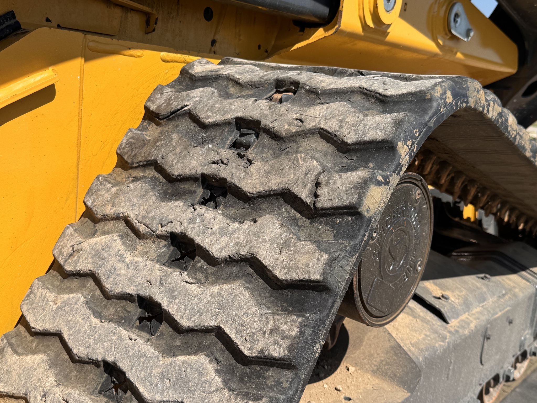 2023 John Deere 333G Image 10