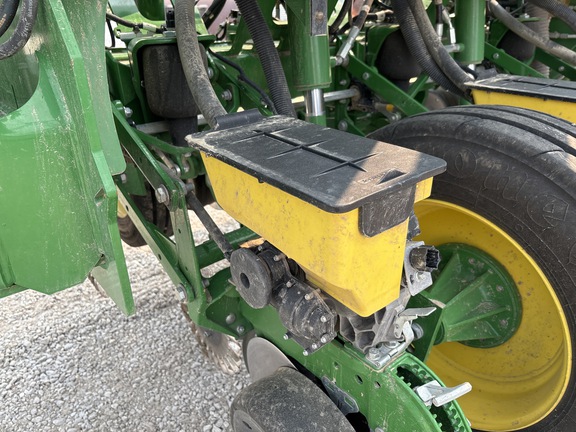 Used 2021 John Deere 1795 Planters: Drawn at Koenig Equipment in Anna, OH - Photo6