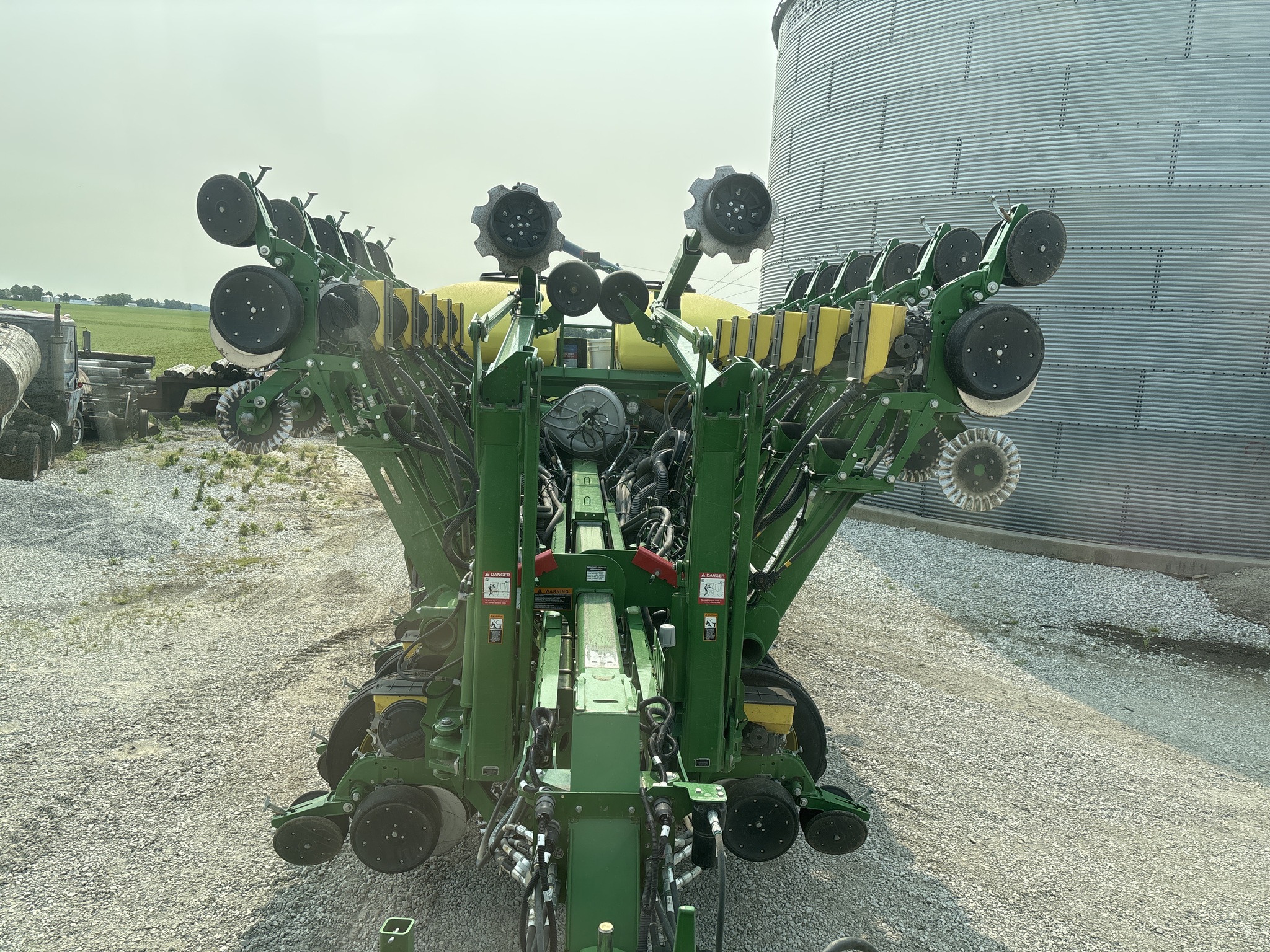 Used 2021 John Deere 1795 Planters: Drawn at Koenig Equipment in Anna, OH - PhotoXL4