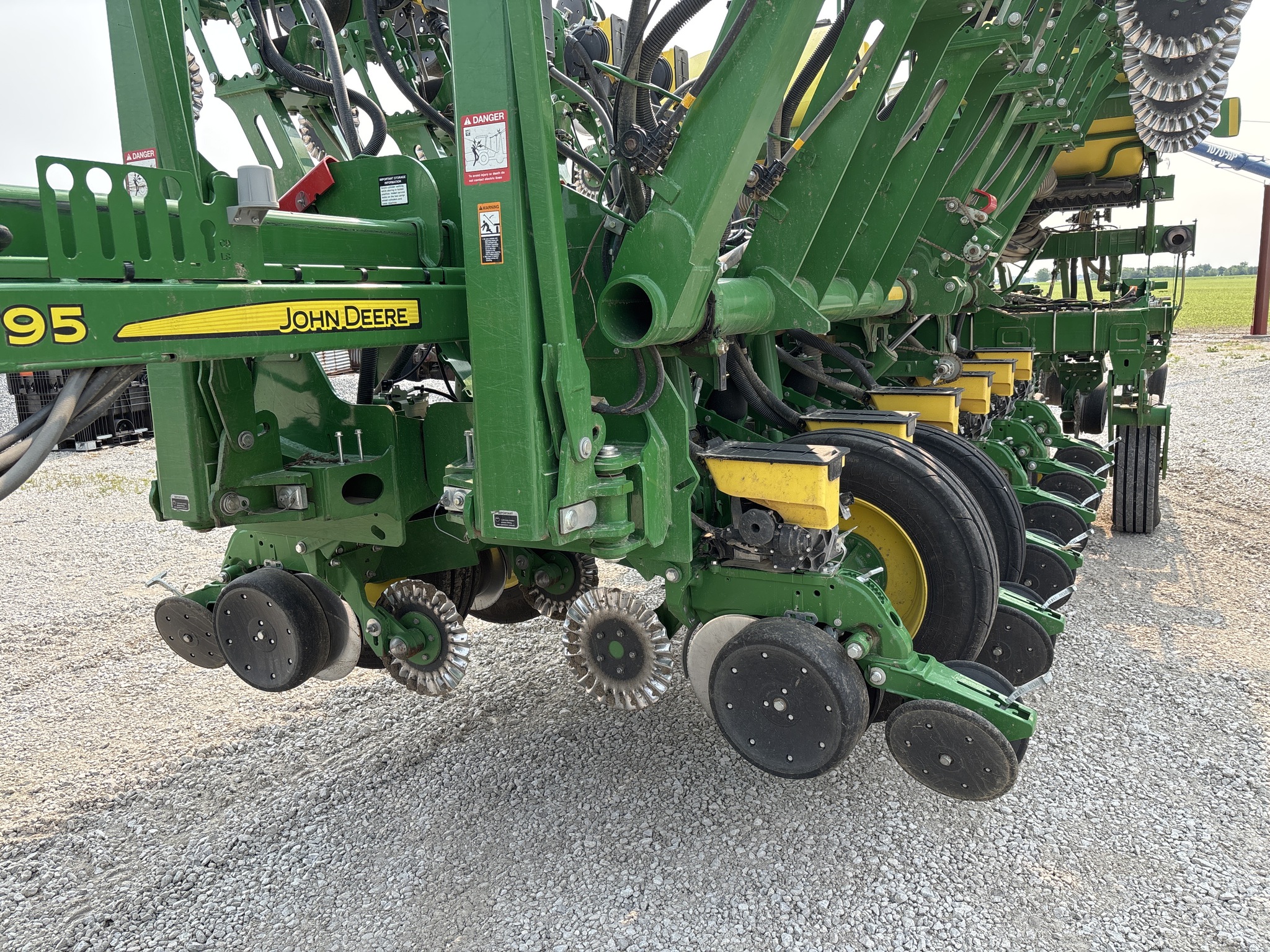 Used 2021 John Deere 1795 Planters: Drawn at Koenig Equipment in Anna, OH - PhotoXL2