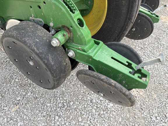 Used 2021 John Deere 1795 Planters: Drawn at Koenig Equipment in Anna, OH - Photo12