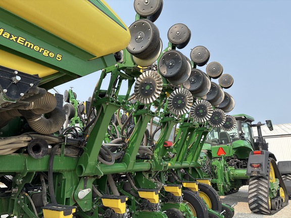 Used 2021 John Deere 1795 Planters: Drawn at Koenig Equipment in Anna, OH - Photo22