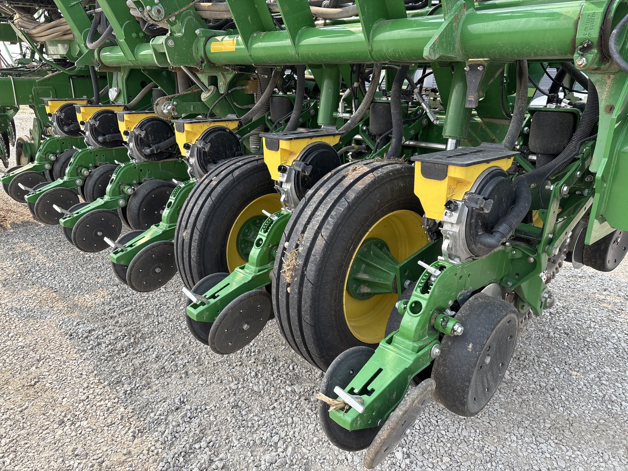 Used 2021 John Deere 1795 Planters: Drawn at Koenig Equipment in Anna, OH - PhotoXL23