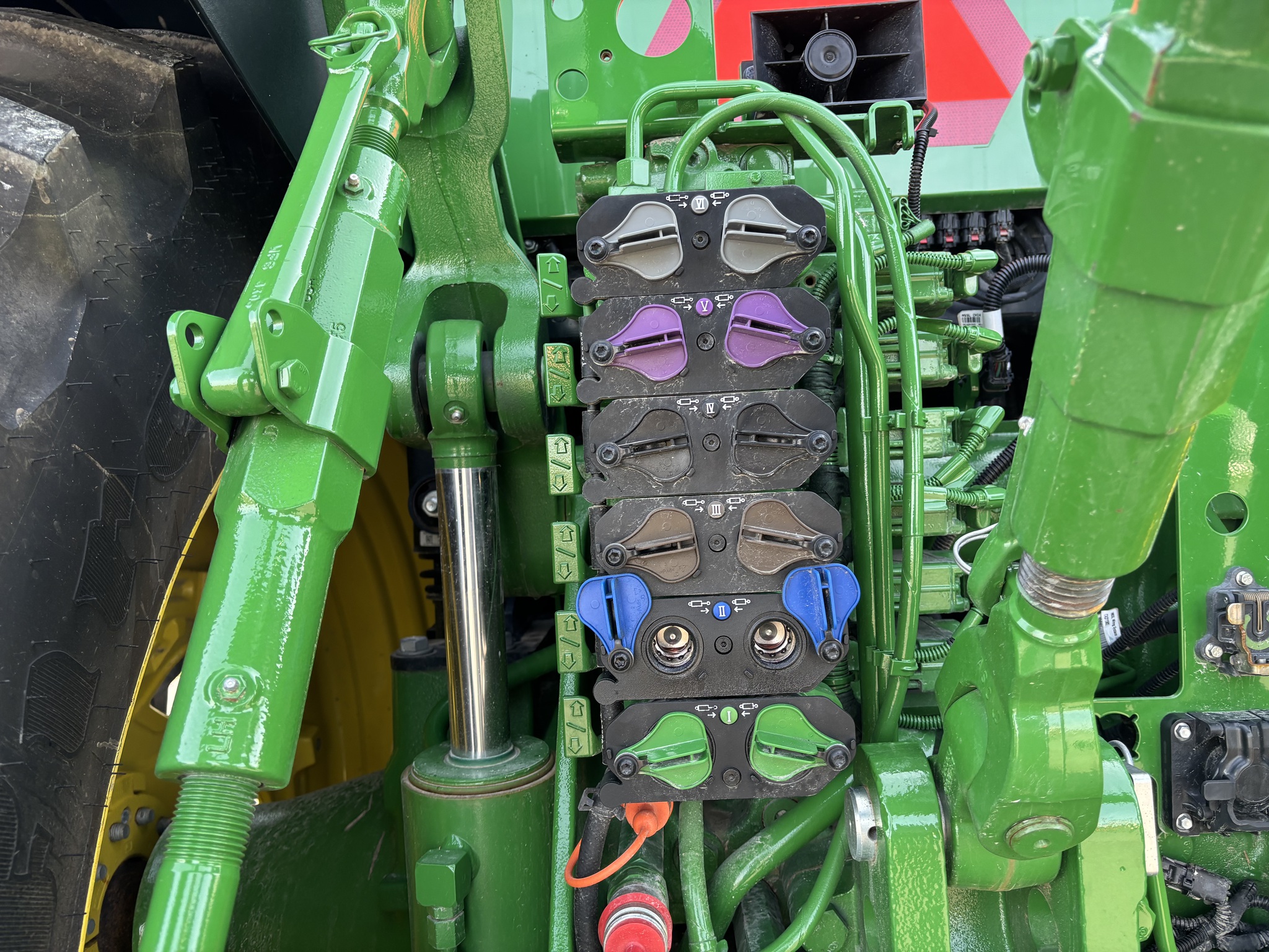 2024 John Deere 8R 370 Image 7