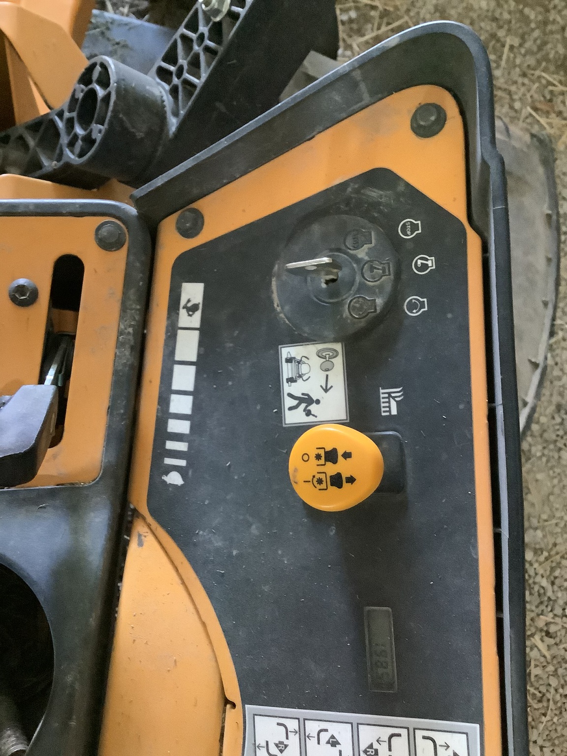 Cub Cadet ZT2 54 Image 5