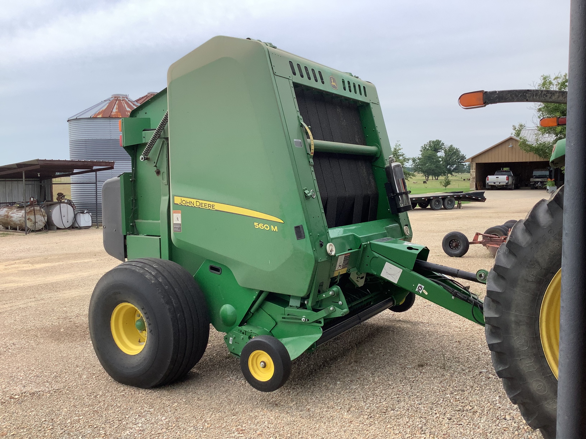 2021 John Deere 560M Image 3
