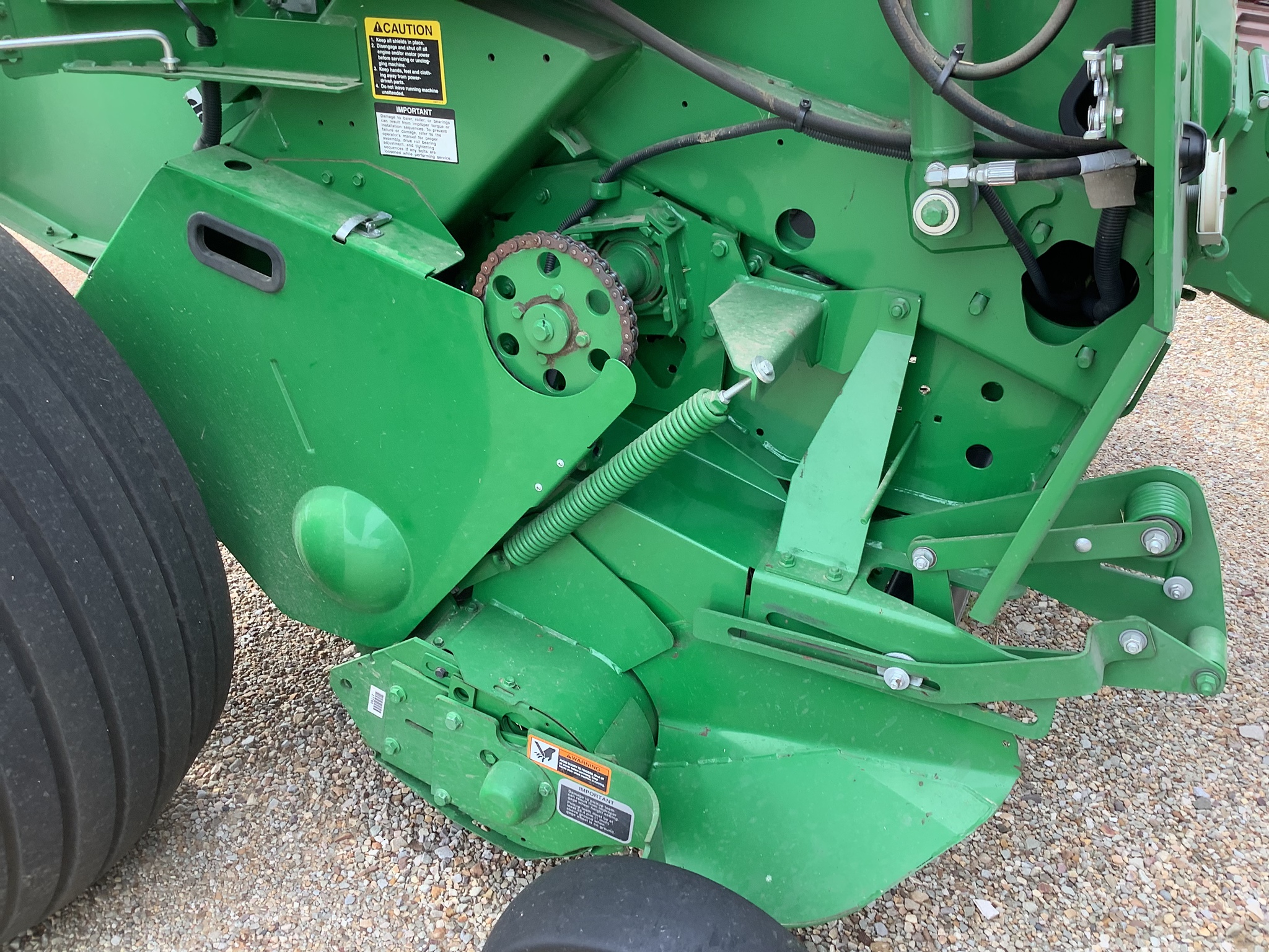 2021 John Deere 560M Image 12