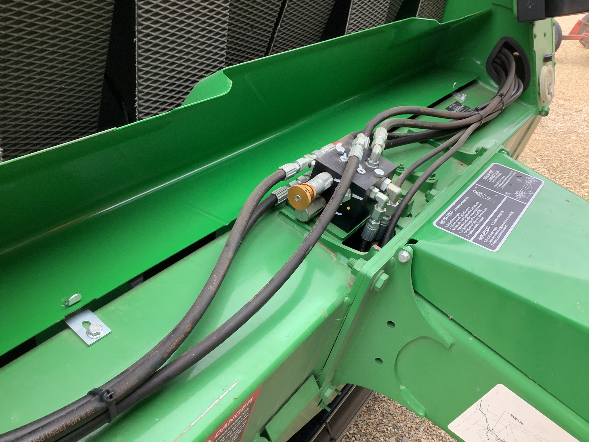 2021 John Deere 560M Image 21