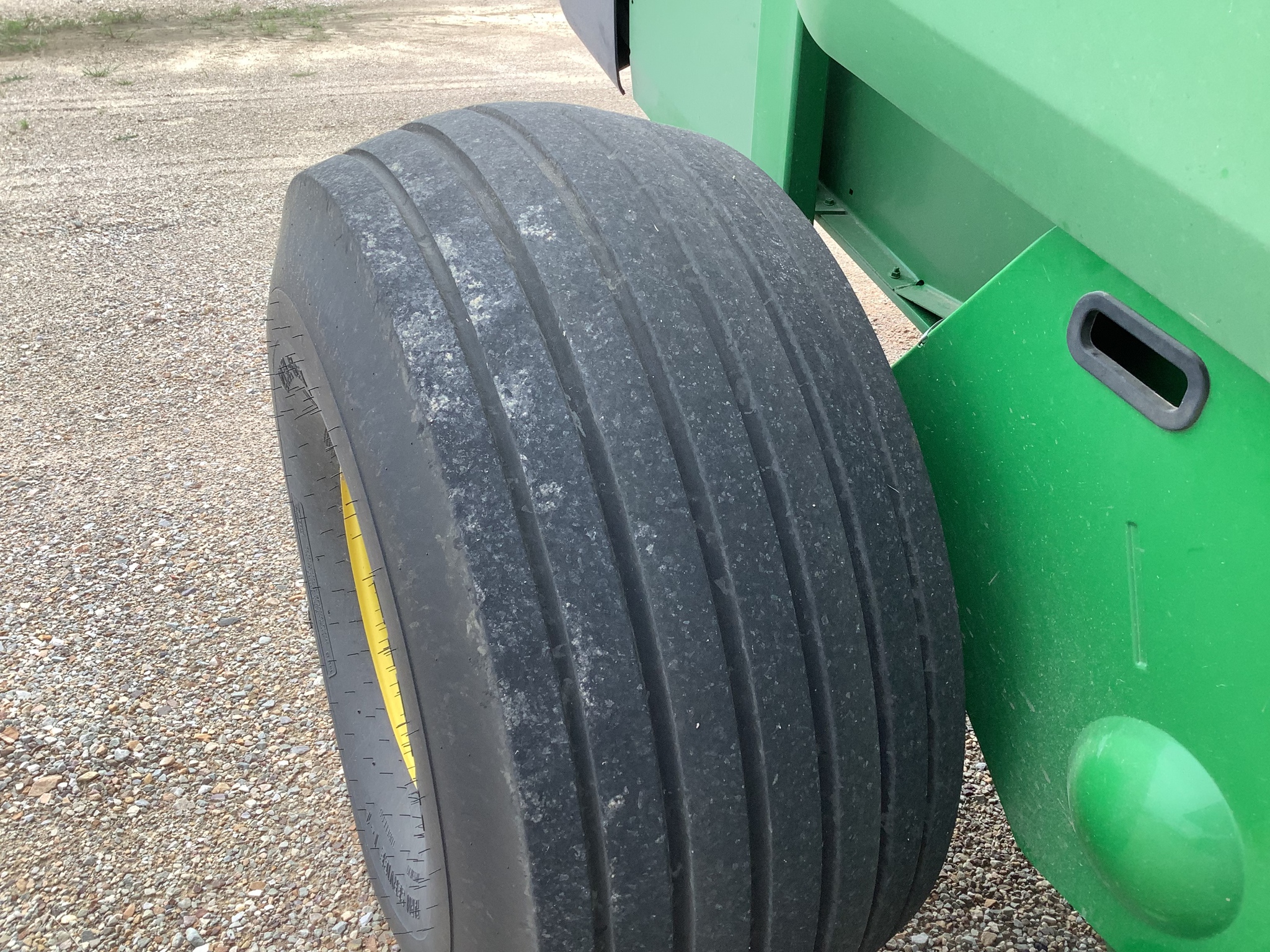2021 John Deere 560M Image 23