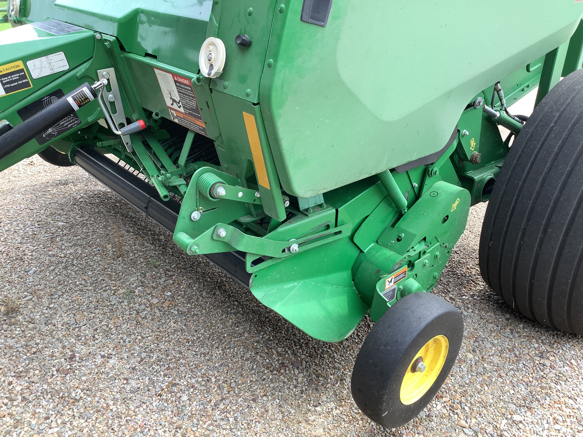2021 John Deere 560M Image 19