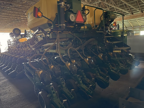 Photo of 2022 John Deere DB60