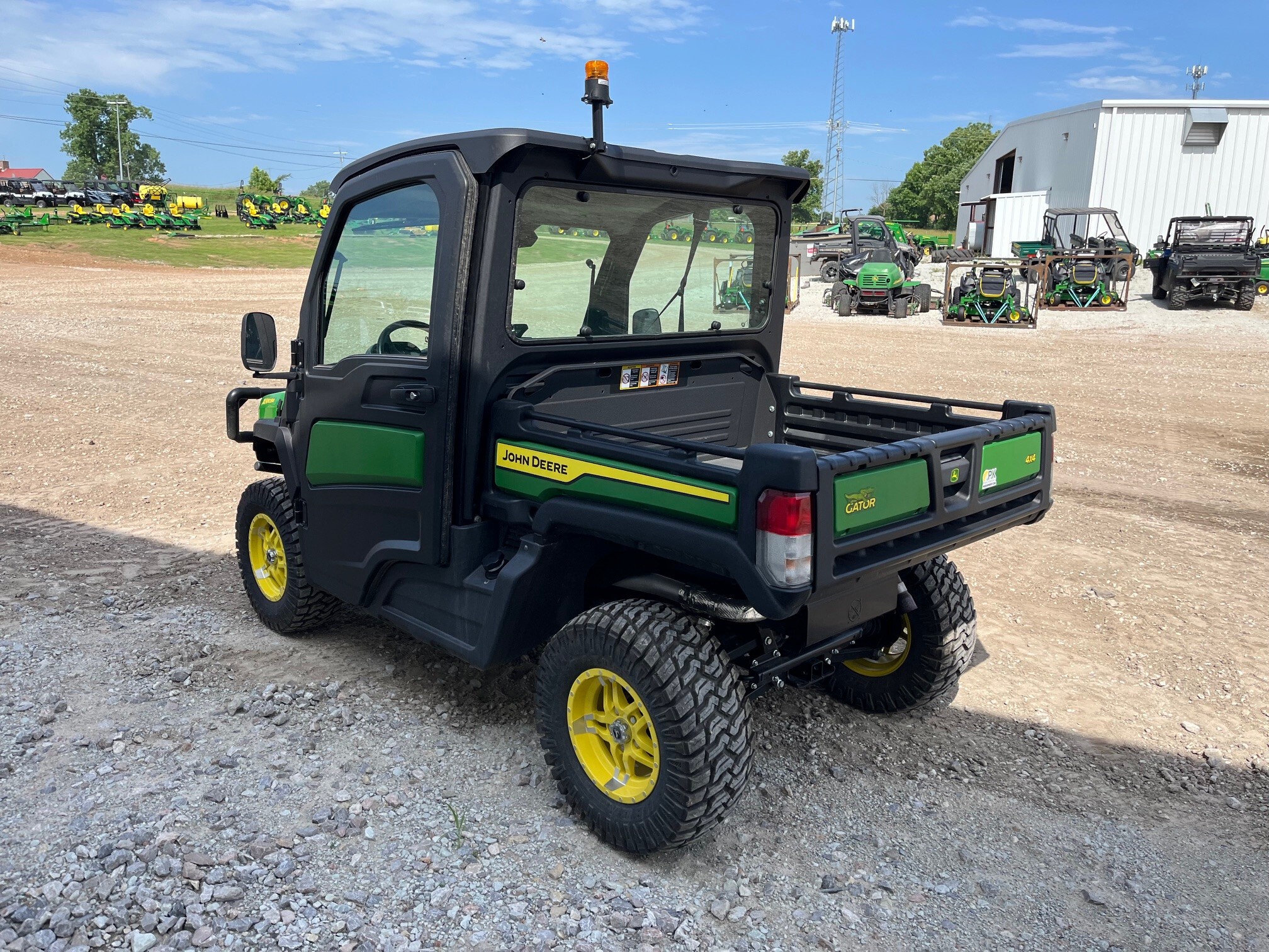 2024 John Deere XUV 835M Image 5