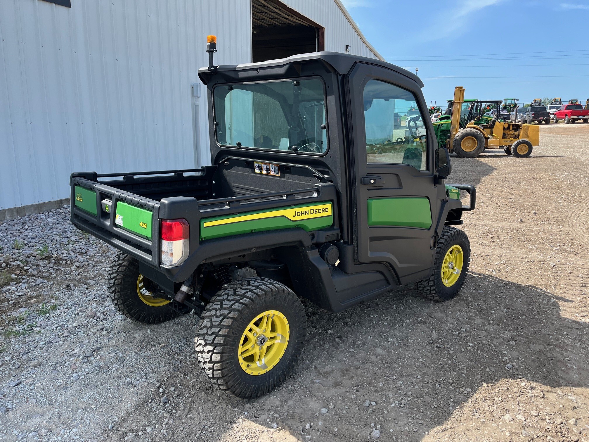 2024 John Deere XUV 835M Image 3
