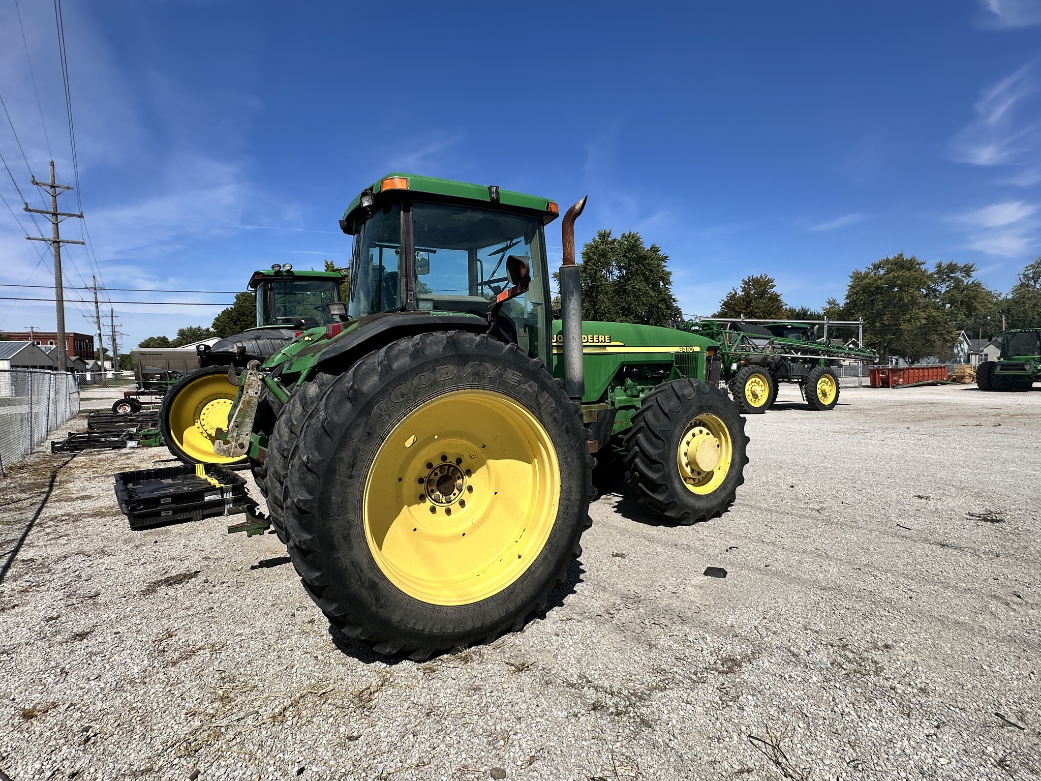  2000 John Deere 8410 at Heritage Tractor in Pontiac, IL