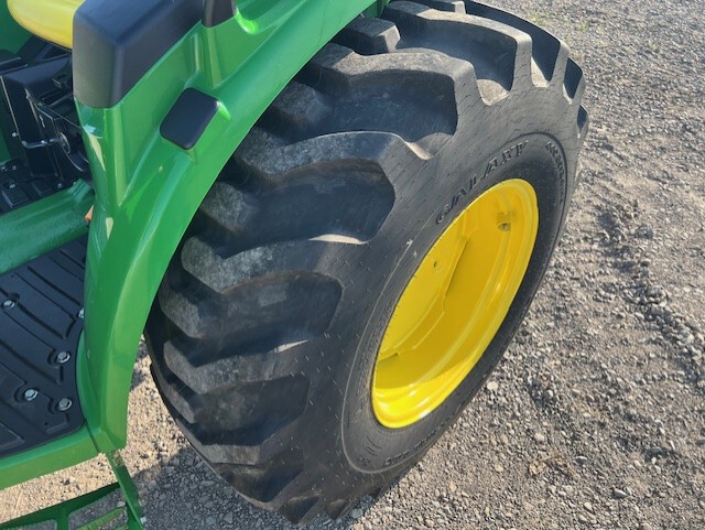 2022 John Deere 4066M Image 15