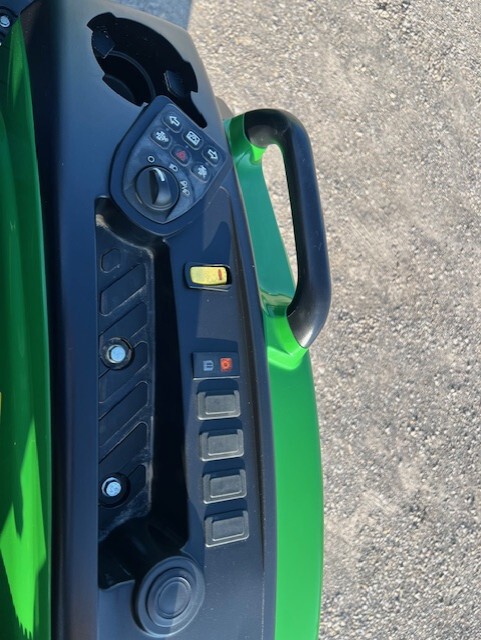 2022 John Deere 4066M Image 10