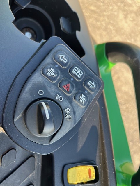 2022 John Deere 4066M Image 11