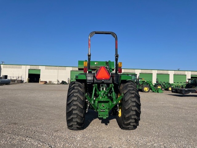 2022 John Deere 4066M Image 7