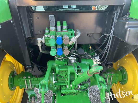 Photo of 2019 John Deere 5100E