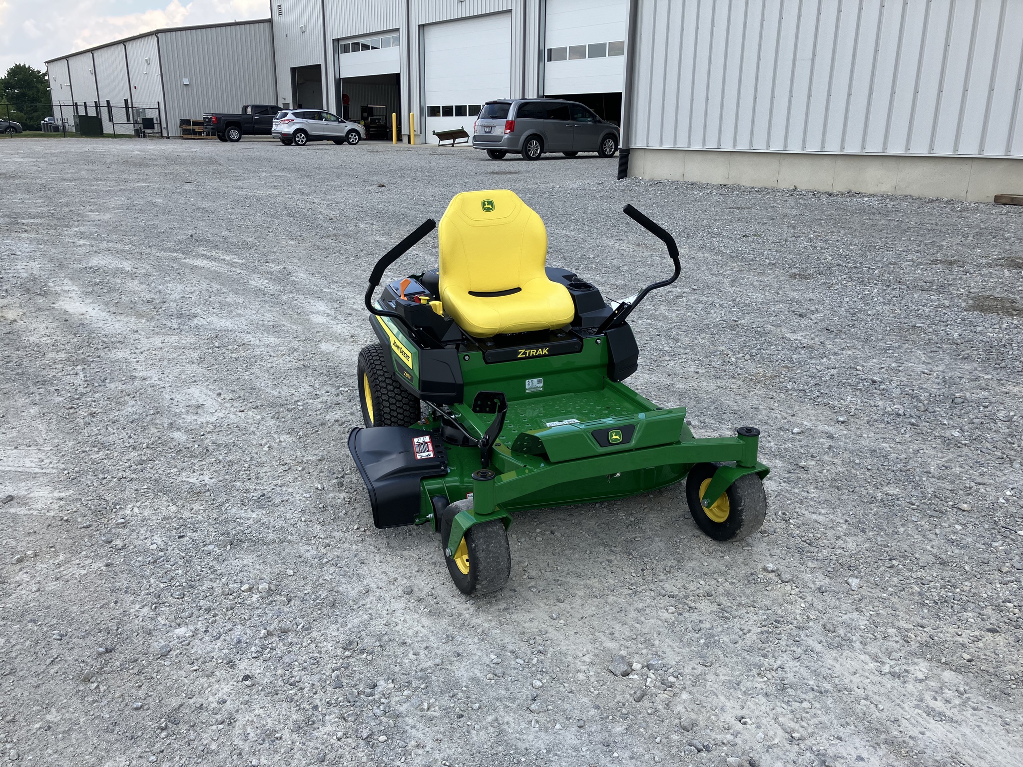 2025 John Deere Z315E Image 3