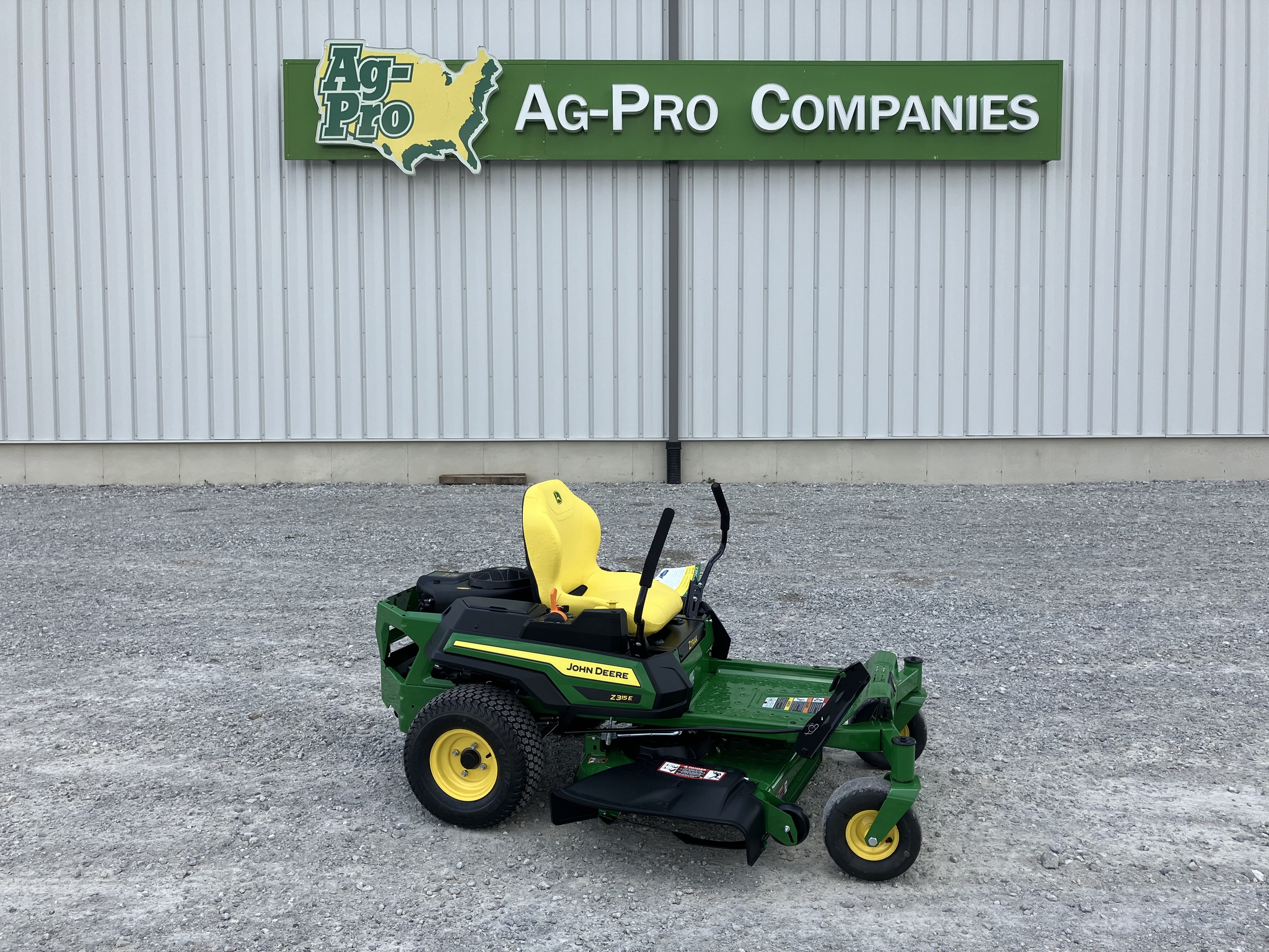 2025 John Deere Z315E Image 1