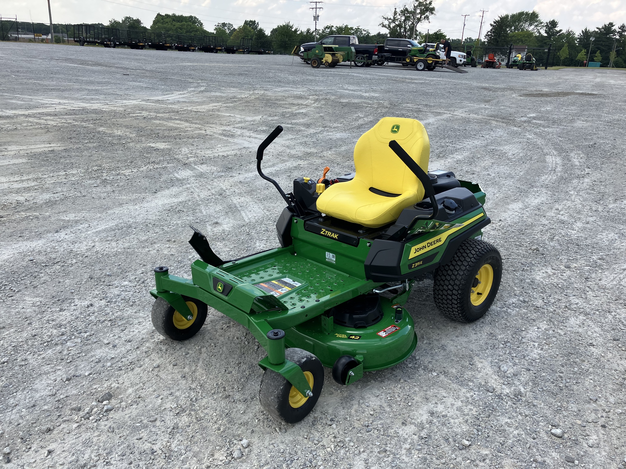 2025 John Deere Z315E Image 5