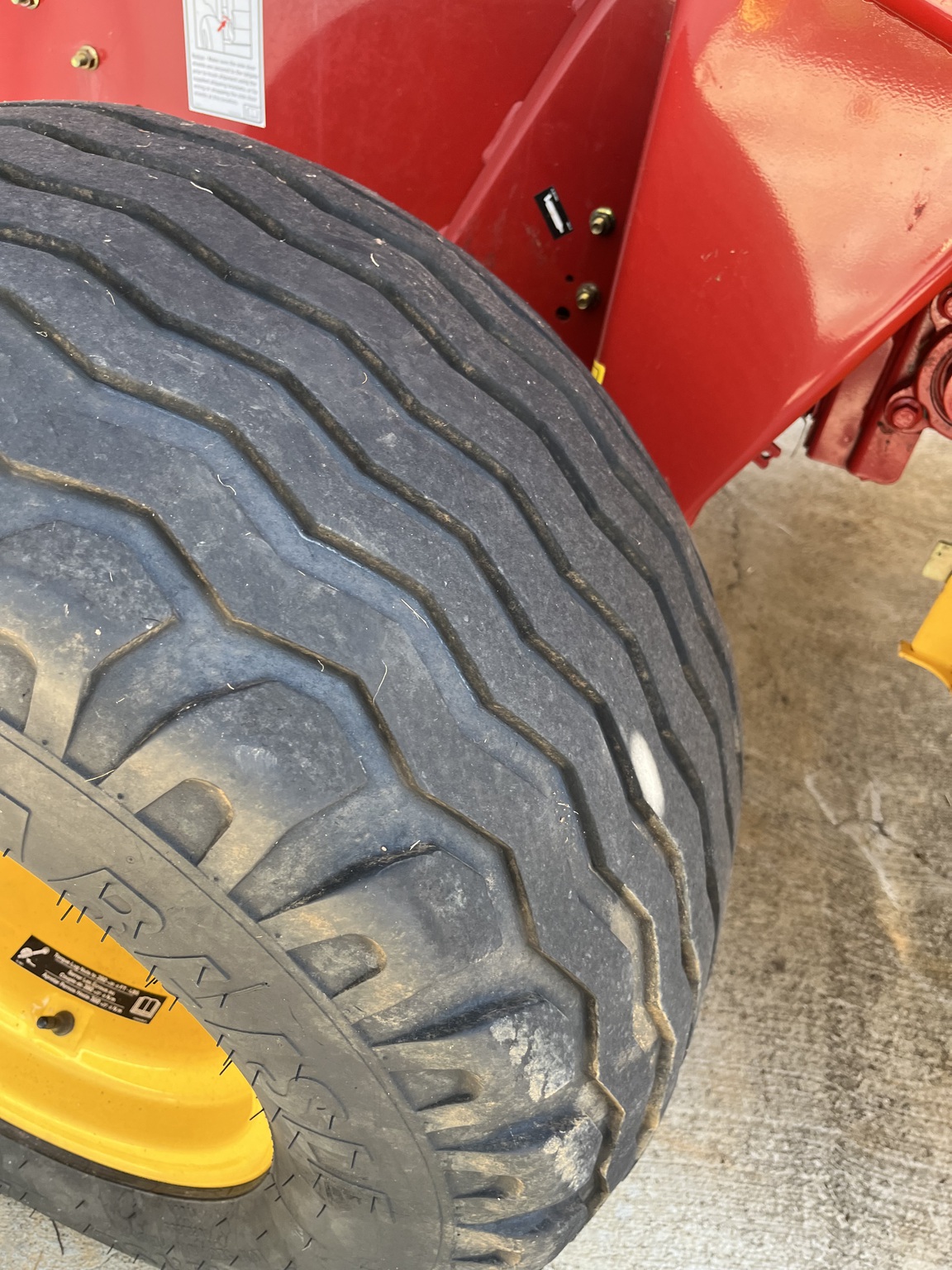 2020 New Holland RB460 Image 13
