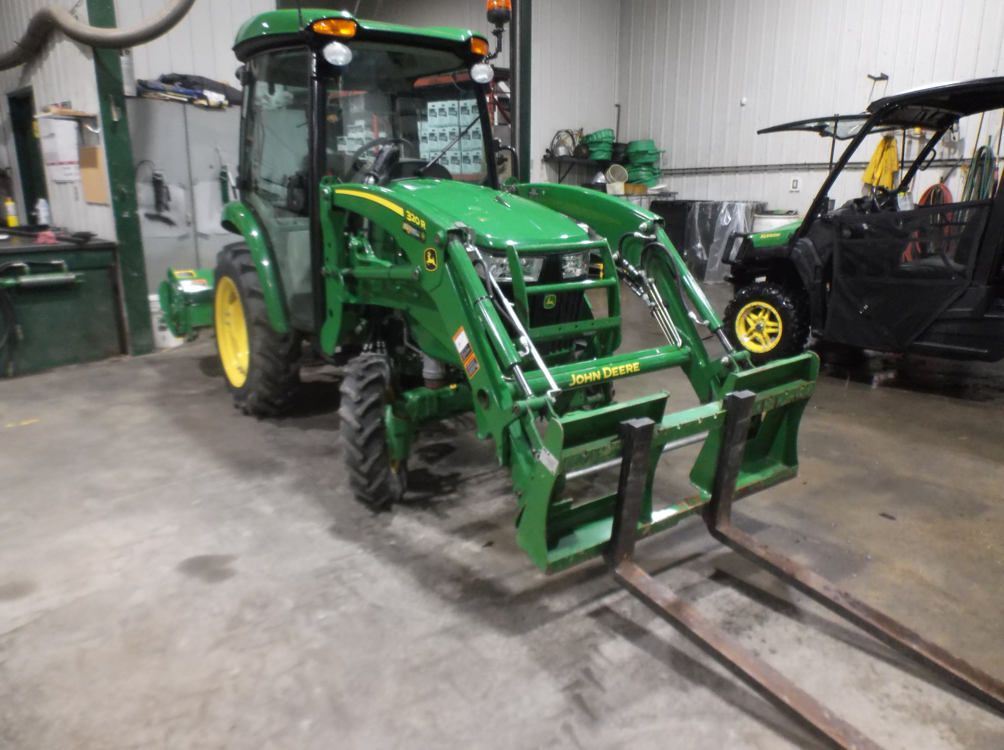 2021 John Deere 3039R Image 1